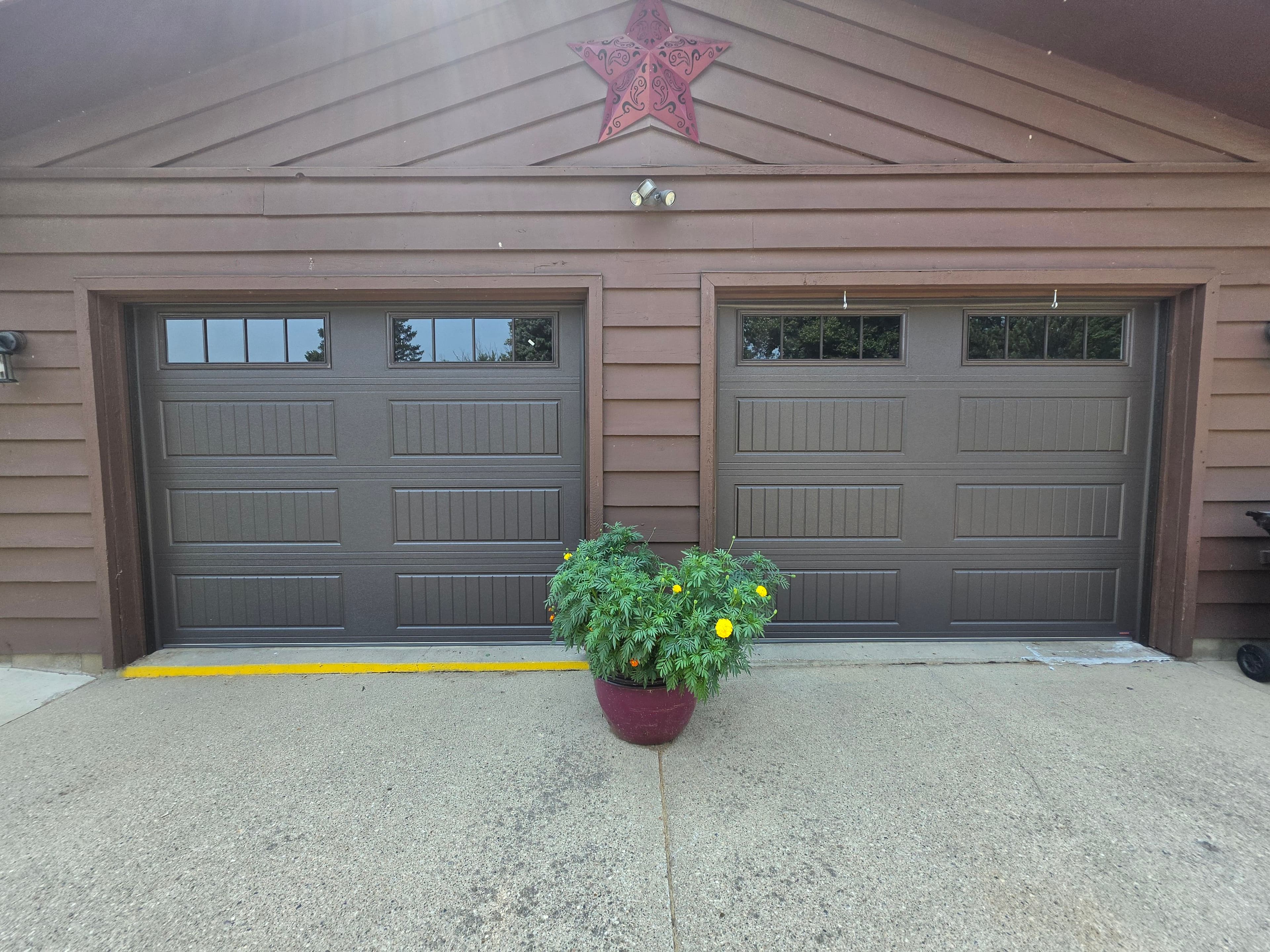 Project Cottage-Style Hörmann Door Upgrade With Stockbridge Windows image
