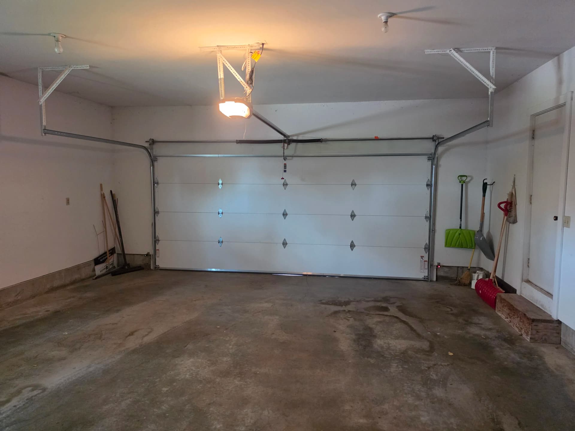 Gallery photos for A Garage Door That Looks Good and Actually Works Right: Image #2