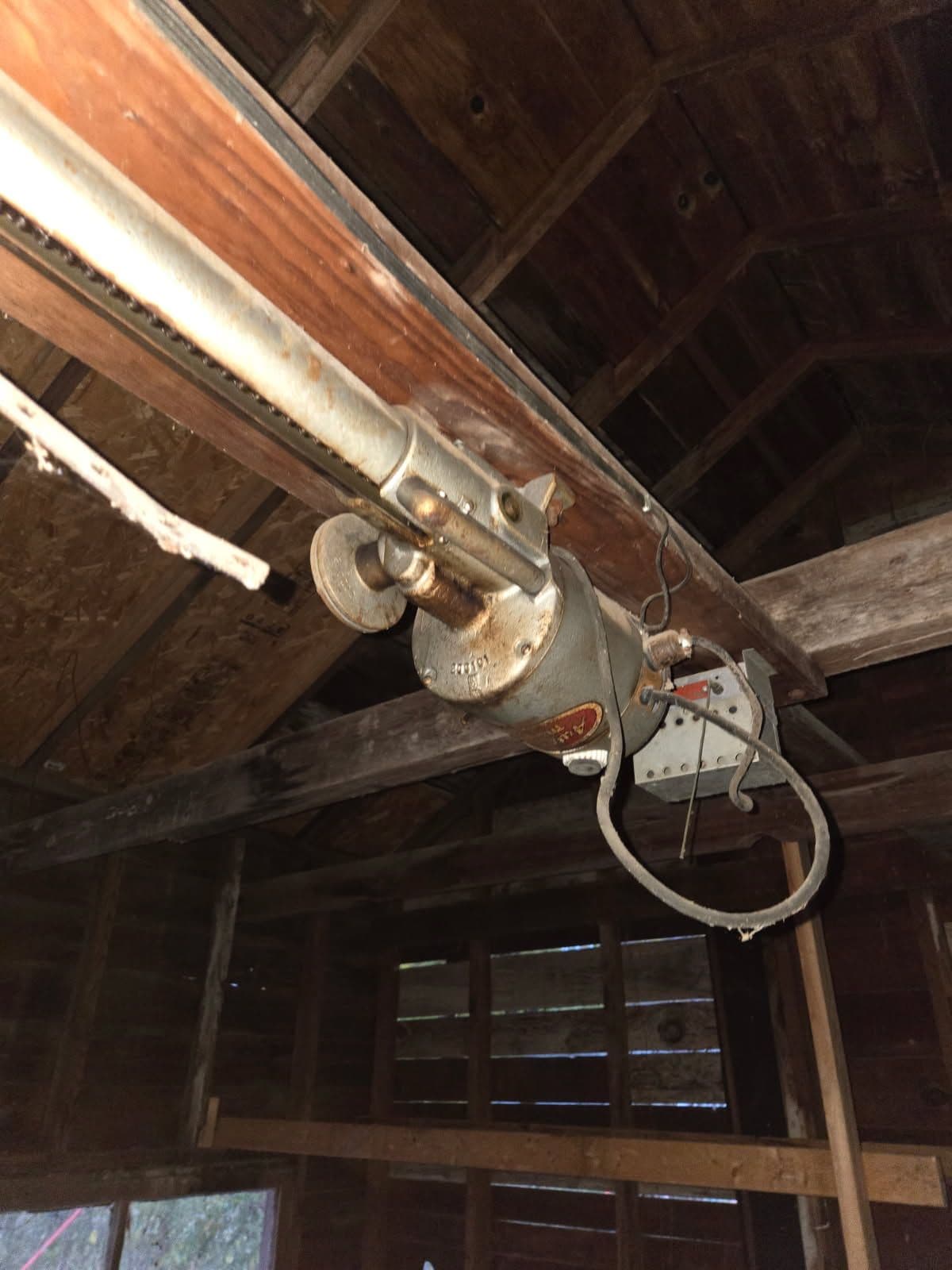 Gallery photos for Upgrading Old Garage Door Openers for Reliability: Image #3