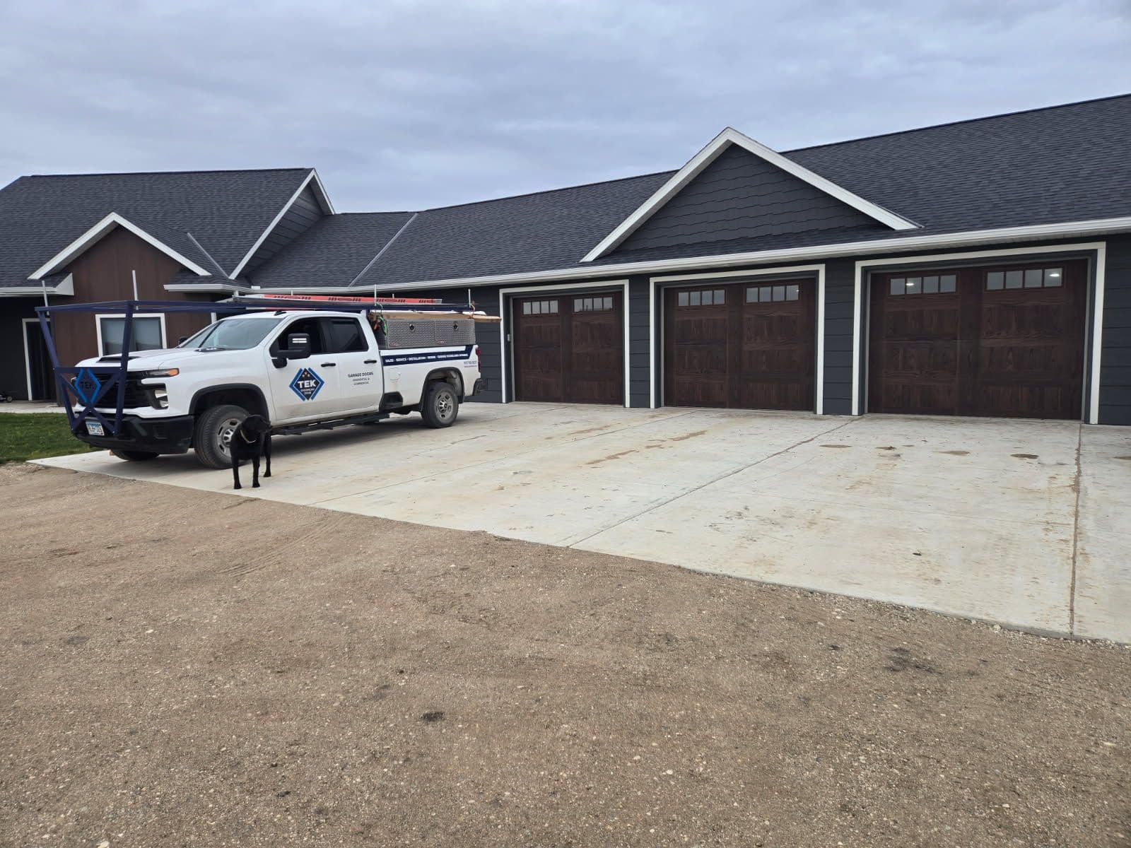 Gallery photos for Triple Garage Door Makeover with Reliable Openers: Image #2