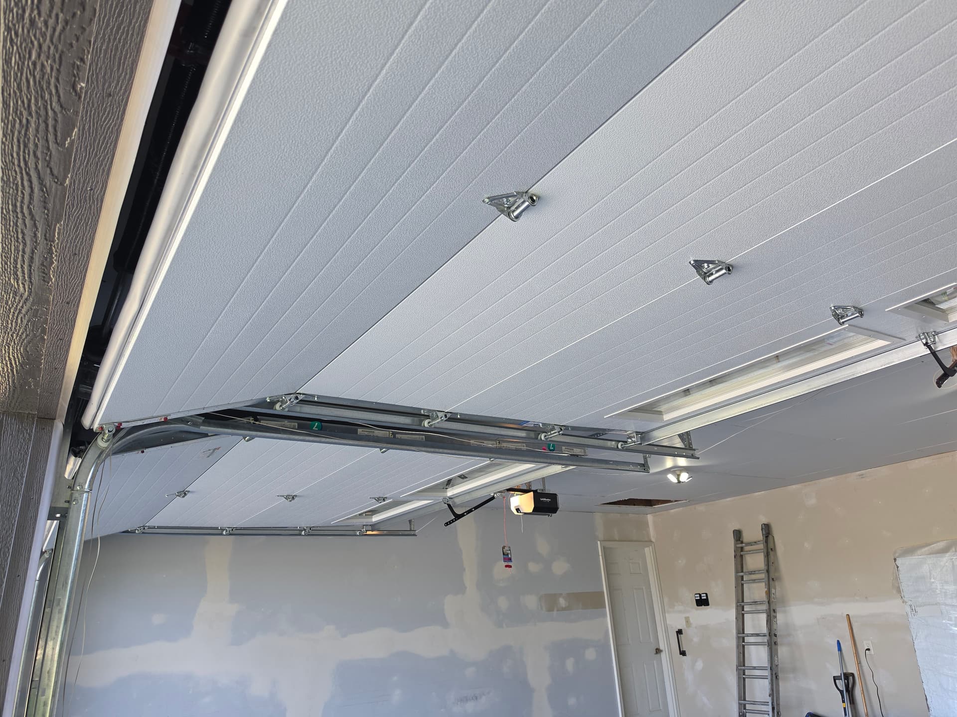 Gallery photos for Raynor AP200 Garage Door Installation Done Right: Image #4