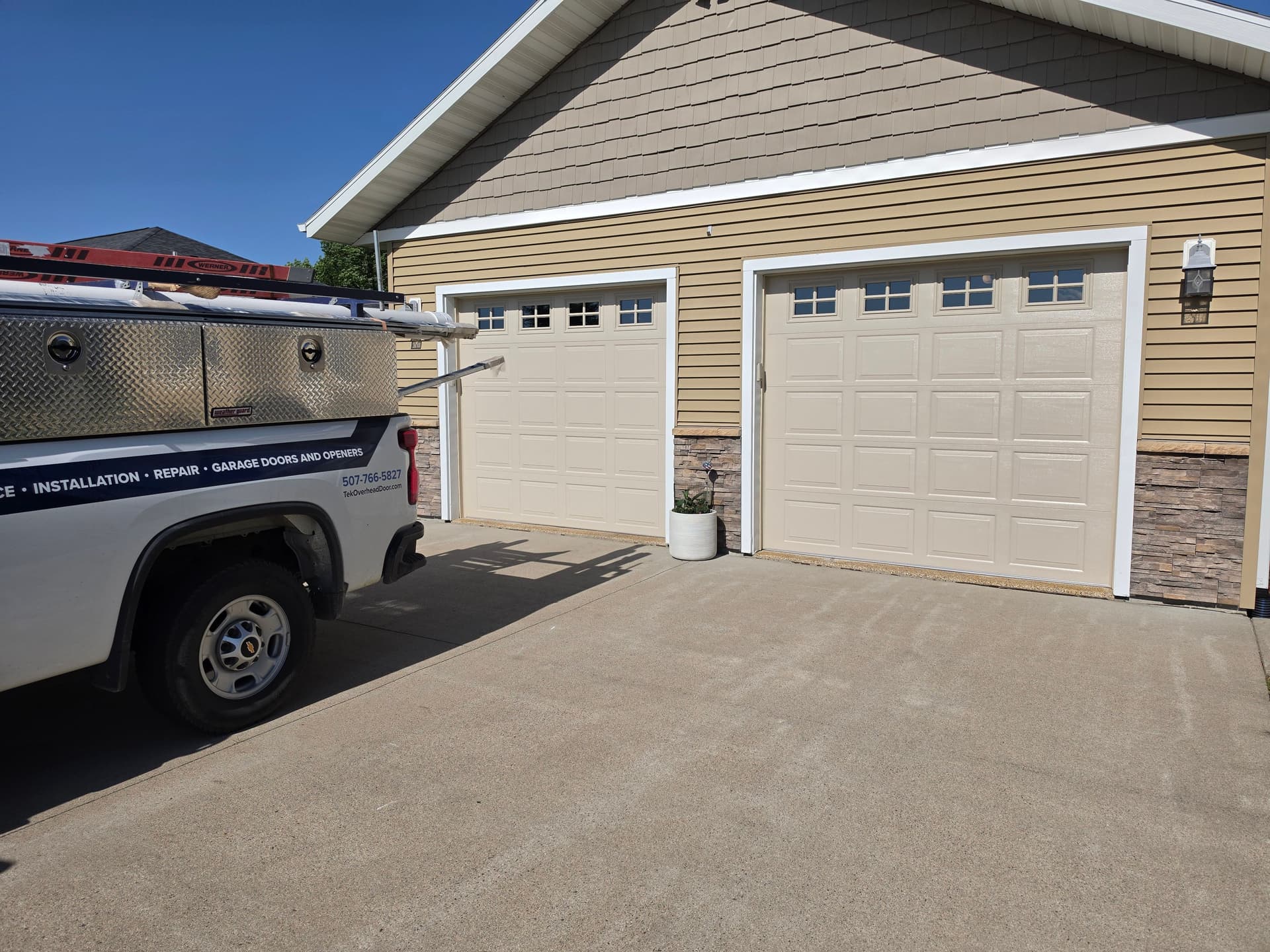 Gallery photos for Dual Raynor AP 200 Garage Door Replacement with Fresh Curb Appeal: Image #2